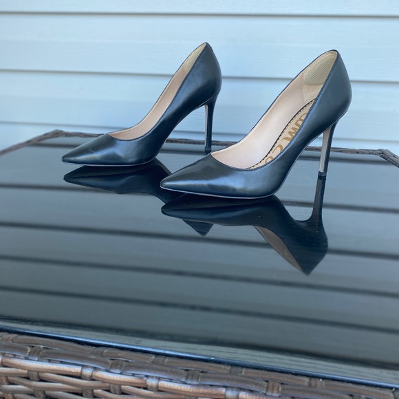 Sam Edelman black leather heels. - Picture 2 of 5